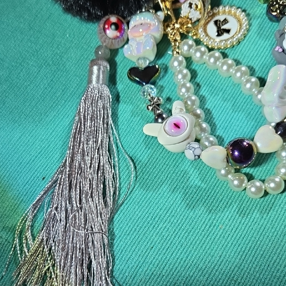 Hello Kitty Plush Dangler - Picture 4 of 13